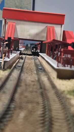 Eye level view of class 44 coming through Kingsway South | Richard's Railways - model railways in N and O gauge