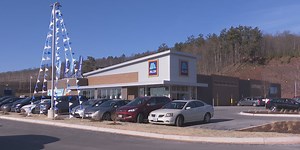 New Aldi store opens in Iron Mountain