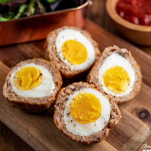 Gluten Free Oven Baked Scotch Eggs – a delicious recipe for homemade scotch eggs, once you try these you will never go back to shop bought versions ever again. 🤤 http://www.slimmingeats.com/blog/oven-baked-scotch-eggs | Slimming Eats