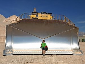 The Biggest Bulldozer in The World - Komatsu D575A