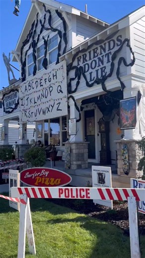 There’s a map for that!💀🎃🙌 Rocky Mountain Haunters is to thank for creating an awesome map (that they update yearly) of Halloween houses and attractions around Utah! Comment ‘SPOOKY’ and I’ll send the link to the map right to your DMs! | Utah With Kids