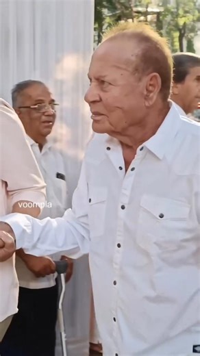 Daughter-in-law Shura Khan rushes to the hospital to see her father-in-law Salim Khan #shortvideo