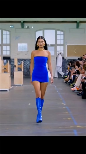 Main Character Mode 🔥 || Bella Hadid Runway Walk For Off-white 2021 Fashion Show