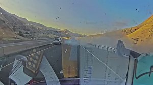 65K views · 913 reactions | HUNTINGTON - Dramatic dashcam video shows a truck hauling a section of a wind turbine roll over on I-84 near Huntington. This crash happened Tuesday, July 25. No one was injured. Read more about this crash by clicking on the link: https://elkhornmediagroup.com/i-84-damaged-after-truck-hauling-windmill-section-overturns-near-huntington/ | Elkhorn Media Group | Facebook