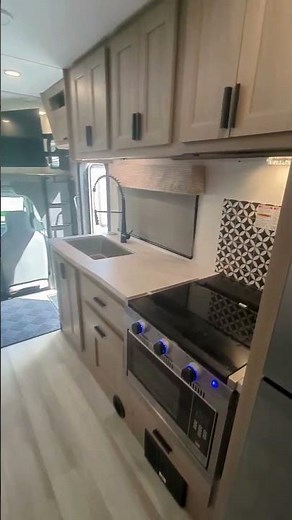 Featured Sale - Forest River Sunseeker 2850SLE C2941 Walkthrough | 84 RV Rentals & Service