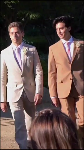 Dylan Sprouse and Cole Sprouse on Riverdale | Velocity