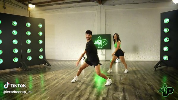 Across the floor combos with Coach Amanda keep everyone coming back for more!✨ Such a fun way to train at home and learn all the tips and tricks from the pros! Learn “Best Thing” now on letscheerup.com 💚 #letscheerup #lcufam #dance #cheer #acrossthefloor #bestthing