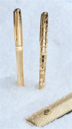 Holiday magic meets S.T. Dupont — gift elegance this season. L’esprit des fêtes version S.T. Dupont — élégance à offrir. #stdupont #magic #christmas #pens #luxury | Bijouterie B Serkos Jewelry