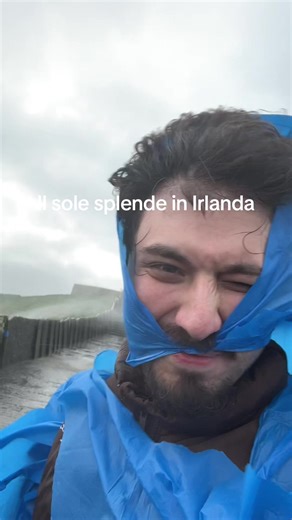 Esplora le Cliffs of Moher in Irlanda