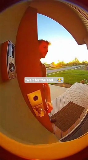 "The Smartest Dog in the World! 🌍 Doorbell Prank 😂"