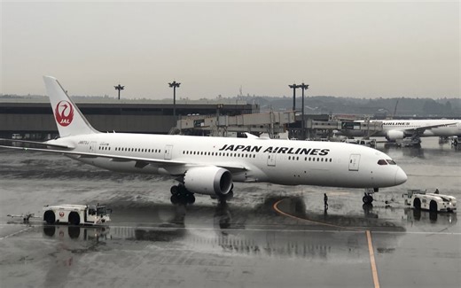 Japan Airlines CEO Takes 30% Pay Cut Over Drinking Pilot Scandal... Again!