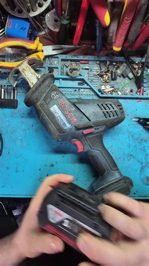 Bosch recip saw repair: corroded battery contacts & dead motor