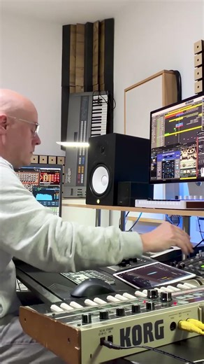 Dream Trance Vibes in the studio 🎹🎛️🎚️💯