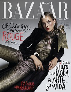 La modelo Julia Bergshoeff es la portada de diciembre de Harper's Bazaar