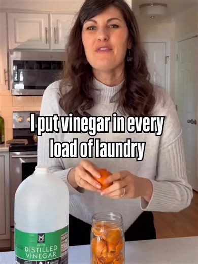 Laundry Hack: Non-Toxic Fabric Softener with Vinegar