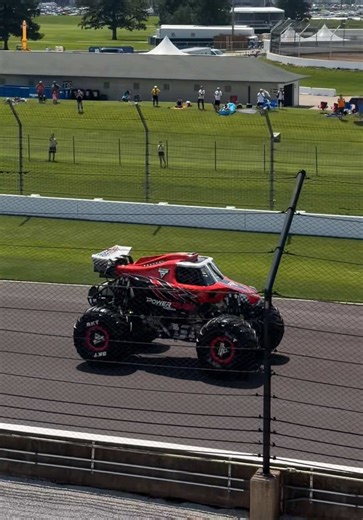 AND HE’S DONE IT!!! Camden Murphy sets the Monster Truck World Speed Record at an official speed of 103MPH, verified by radar, LiDAR, and GPS. 🏎️ #monsterjam #monstertrucks #monstertruck #indianapolismotorspeedway #speedrecord