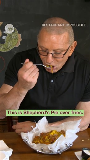 Robert’s tasting British pub classics abroad, and it doesn’t compare to home 😱🇬🇧 #RestaurantImpossible | Food Network UK