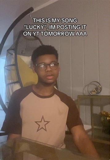 (prod blossom) GO CHECK MY YOUTUBE TO BE READY FOR THE PREMIER IF UR INTERESTED XOXO || #indieartist #newartist #dreampop #folk #folkmusic #music #musicartist #conangray #melaniemartinez #lgbt