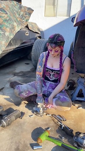 #nissan #carsoftiktok #bluecollar #cars #mechaniclife #foryou #cargirl #tutorial #femalemechanic #fyp #nissan350z #mechanic #DIY | John Ellis | Facebook