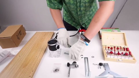 Gewna 30000 RPM Variable Speed Electric Hand Woodworking Trimmer 1/4" Collets Palm Router Kit with 15 Pcs Bits,10V 800W Blue