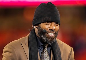 NFL Insider Drops Latest Health Update on NFL Legend Randy Moss After Bile Duct Cancer Diagnosis