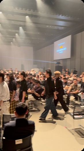 柿本榮三 Eizo Kakimoto on Instagram: "2025年もカキモトのヘアカット はじまります‼️‼️"