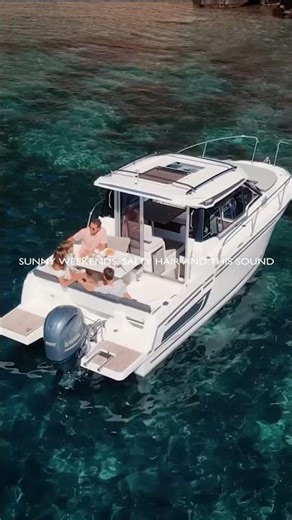 🚤 Sunny weekends, salty hair, & the sound of the sea… ☀️🌊