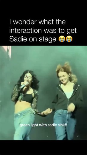 Artists Without Autotune on Instagram: "🎤 Lorde — Green Light marked a bold rebirth for Lorde in 2017, trading the shadowy minimalism of Pure Heroine for euphoric, chaotic release. Built on heartbreak, impatience, and emotional whiplash, the song feels like dancing through pain rather than hiding from it. Its pounding piano and off-kilter structure mirrored the messiness of moving on too fast, turning vulnerability into something explosive and alive. Green Light wasn’t just a comeback si