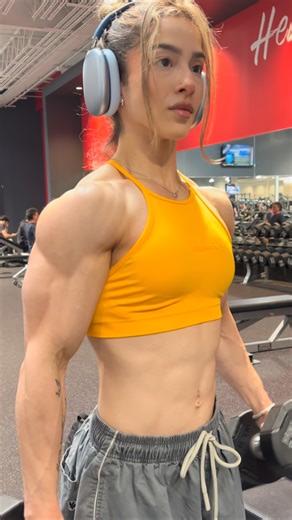 Ruby Rivera on Instagram: "Got my full upper workout in yesterday last workout before show day 🤩 @youngla @younglaforher CODE: RIVERA #workout #gymgirl #fitness #gymgoals #musculacao #gymgains"