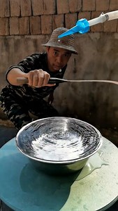 This slow motion artist reveals the hidden beauty in every detail through stunning visuals. 🎨🌊💫 Each stroke and splash transforms into something extraordinary, inviting you to pause and see more than meets the eye. The work carries a calm, almost meditative rhythm that makes you want to keep watching again and again. | Artdaily Unity