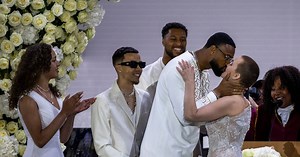 Zangeres Anouk getrouwd in aanwezigheid van 40.000 fans: “Ik heb mijn zielsverwant gevonden in jou”