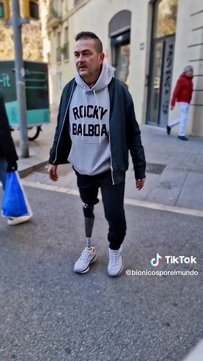 SUEÑO POR EL CAMINO. SOLO BUSCO LA NORMALIDAD Dale like♥️,subscribete✍️y sigamos creciendo #ottobock #cleg #viral #parati #fyp #foryou #life #motivación #3r80 #1e95challenger #sinmiraratras #amputado #amputados #tiempo #time #bionicosporelmundo #emocionesysentimientos #amputadossinlimites #1e95challengerfoot #nolimits #life https://instagram.com/bionicosporelmundo ?igshid=ZDdKNTZINTM= tiktok.com/@bionicosporelmundo https://youtube.com/@bionicosporelmundo @Ottobock @bionicosporelmundo