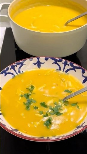Leckere Curry-Suppe mit Hähnchenbrust #rezept #mittagessen