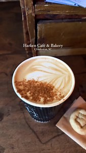 A cozy Charleston coffee shop & bakery in the middle of downtown ☕️🥐 Harken Cafe & Bakery is a well-known stop in Charleston’s French Quarter, offering scratch-made breakfast and lunch, fresh baked goods, and thoughtfully crafted coffee. From house-made items like ricotta biscuits to creative seasonal lattes and fresh salads, the menu highlights local and seasonal ingredients throughout the year. Serving coffee from Methodical Coffee, Harken Cafe & Bakery has a comfortable, welcoming atmosphere