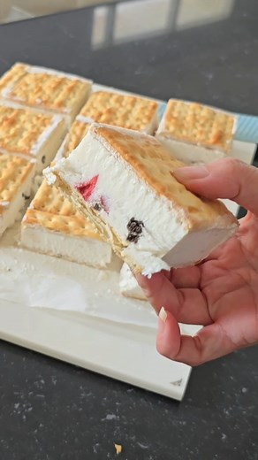 Crackers ice cream bars, versi merakyatnya dari