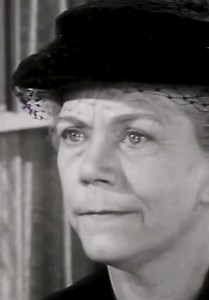 The Andy Griffith Show S03:E27 - Barney's First Car
