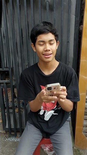 Peek-a-boo, wow, mom is so cute #shorts #funny #trending #subscribe