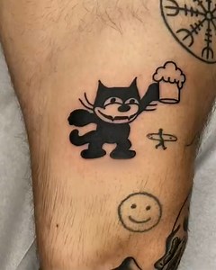 160 people got sort of matching tattoos to create this animation! 😮 | LADbible