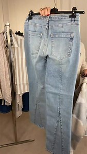 ✨ New Monari | Art, Fashion & Champagne ✨ CONTACT : 018241772 📞 0861738480 📞 Jenny’s outfit : Knit Coatigan with brooch €184.95 : https://jennys.ie/products/knitted-long-jacket-lattemacchiato-809626-194l Top with centre image €79.95 : https://jennys.ie/products/image-top-off-white-809381-102 Straight trousers in almond : https://jennys.ie/products/straight-trousers-almond-809030-134a ON THE RAIL : Printed hoodie : https://jennys.ie/products/camo-hooded-sweater-lattemacchiato-pattern-809639-196