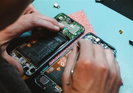 iFixit PSA highlights how to safety work with lithium ion batteries