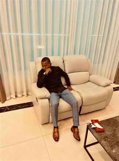 silven.seraphin (@silven.seraphin)’s videos with Stay Schemin - Rick Ross & French Montana