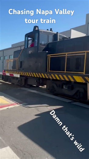 Chasing Napa Valley tour train ￼