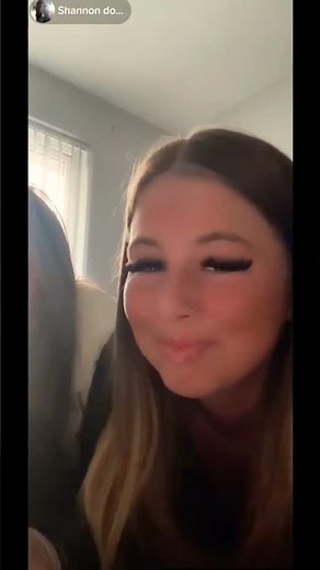TikTok live girls blowing raspberries #shorts #tiktok #funny #tongue #fart #raspberry #raspberries