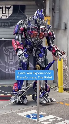 Have you met Optimus Prime at Universal Studios in Orlando? #foryoupage #universalstudios #themepark #transformers