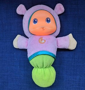 Endless Thread gets to the bottom of 'creepy' Glo Worm lullaby