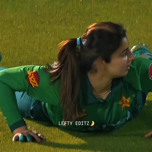 kn si wali sab sy ziada cute hy 1,2,3,4,5...#viral #girlsbeauty #girlsinsports #topgirls #womenscricketworldcup #smritimandhana #vaishnavisharma #harleendeol #eymanfatima #fatimasana #growaccount #unfreezmyaccount #womencricket #voll #lauranbell