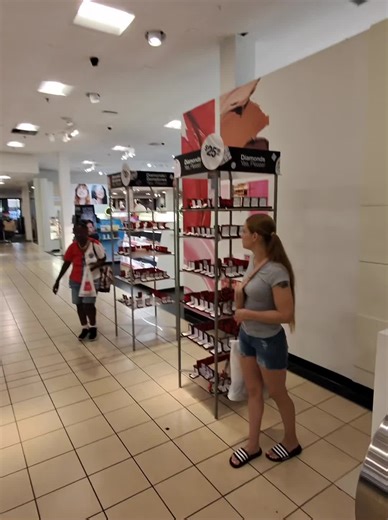 #snowbunny #dassocari #rizz #fyp #foryou #viral #fineshyt #publicinterview #campus #barstool #huzz