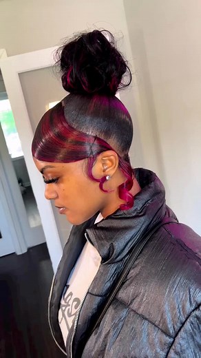 Stunning Pin-Up Hairstyles: Swoop Ponytails & Hair Buns Galore!