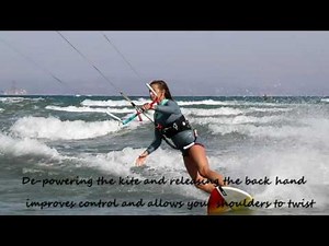 Kitesurfing strapless jibe