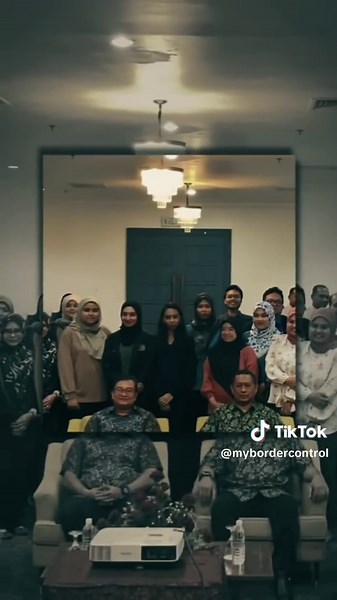 Kursus Pengurusan Rekod dan Fail 2025 Perkukuh Keupayaan Tadbir Urus AKPS MELAKA, 22 November 2025 – Agensi Kawalan dan Perlindungan Sempadan Malaysia (AKPS) terus memperkukuh kecekapan tadbir urus dan integriti pengurusan maklumat melalui penganjuran Kursus Pengurusan Rekod dan Fail AKPS Tahun 2025, dengan sokongan teknikal daripada Arkib Negara Malaysia dan Seksyen Rekod, Bahagian Khidmat Pengurusan, Kementerian Dalam Negeri (KDN). Kursus ini telah bermula pada 22 hingga 24 November 2025 di Gr